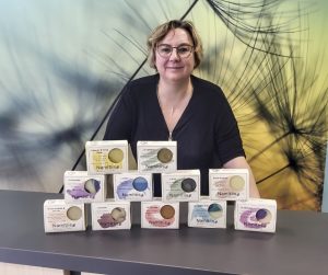 Isabelle Lucas, ancienne ingénieure dans la plasturgie, ouvre une savonnerie artisanale en Vendée, entreprise
