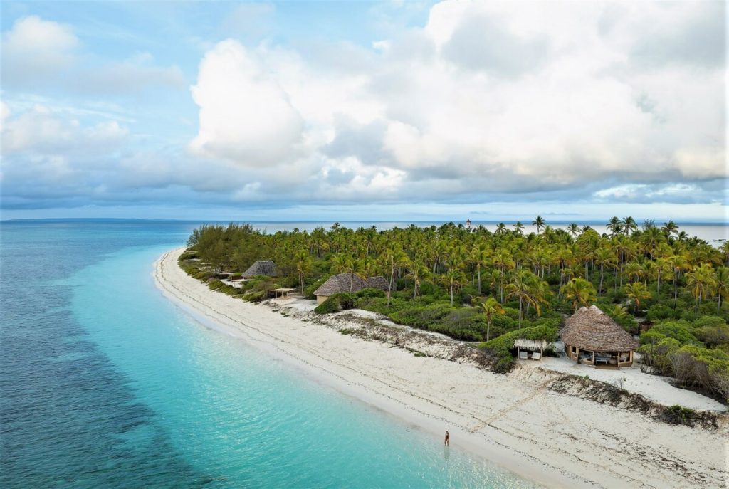 Chacune des dix villas de Fanjove Island donne sur la plage et offre le sentiment d'être seul au monde.
