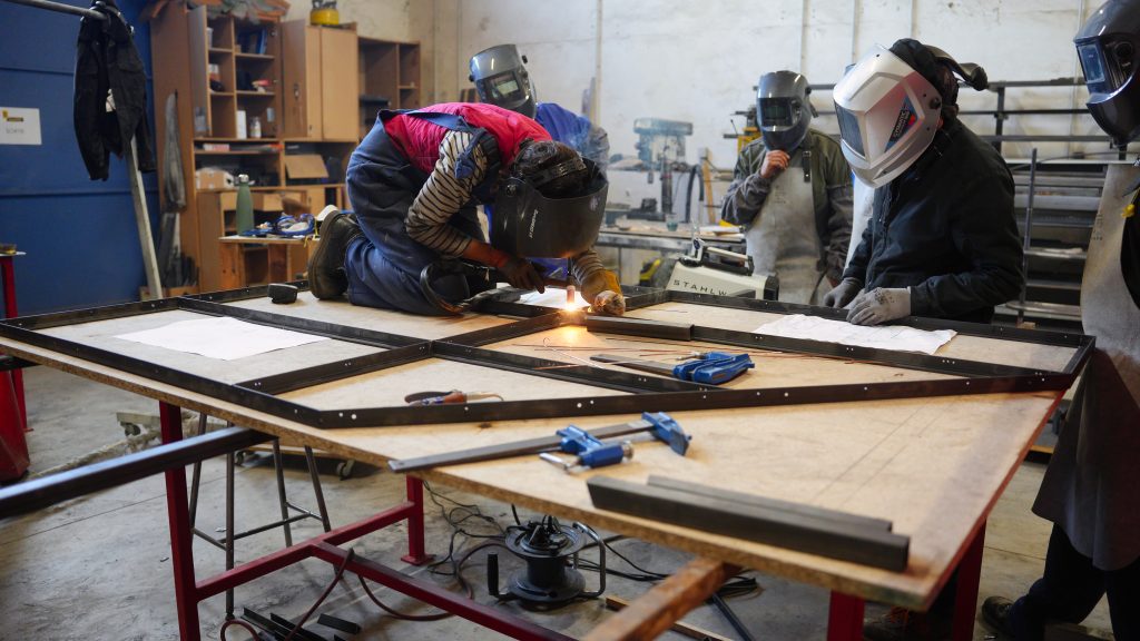 La manufacture partagée IciLundi réunit désormais une soixantaine d’artisans. Il reste quelques places au sein de l’atelier métal.
