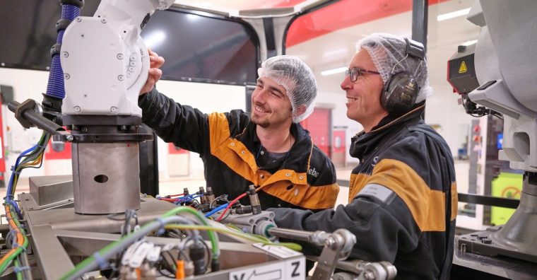 Des ouvriers de maintenance de Sodebo.