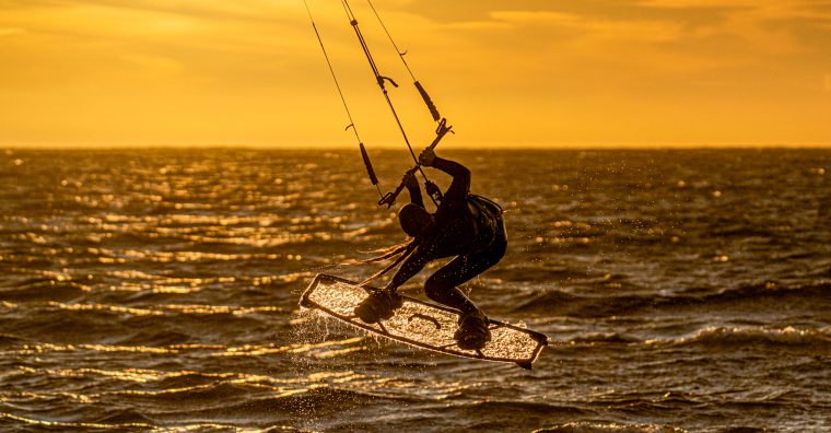 Illustration de l'article Après le skate, Clear fait voler les riders sur l’eau