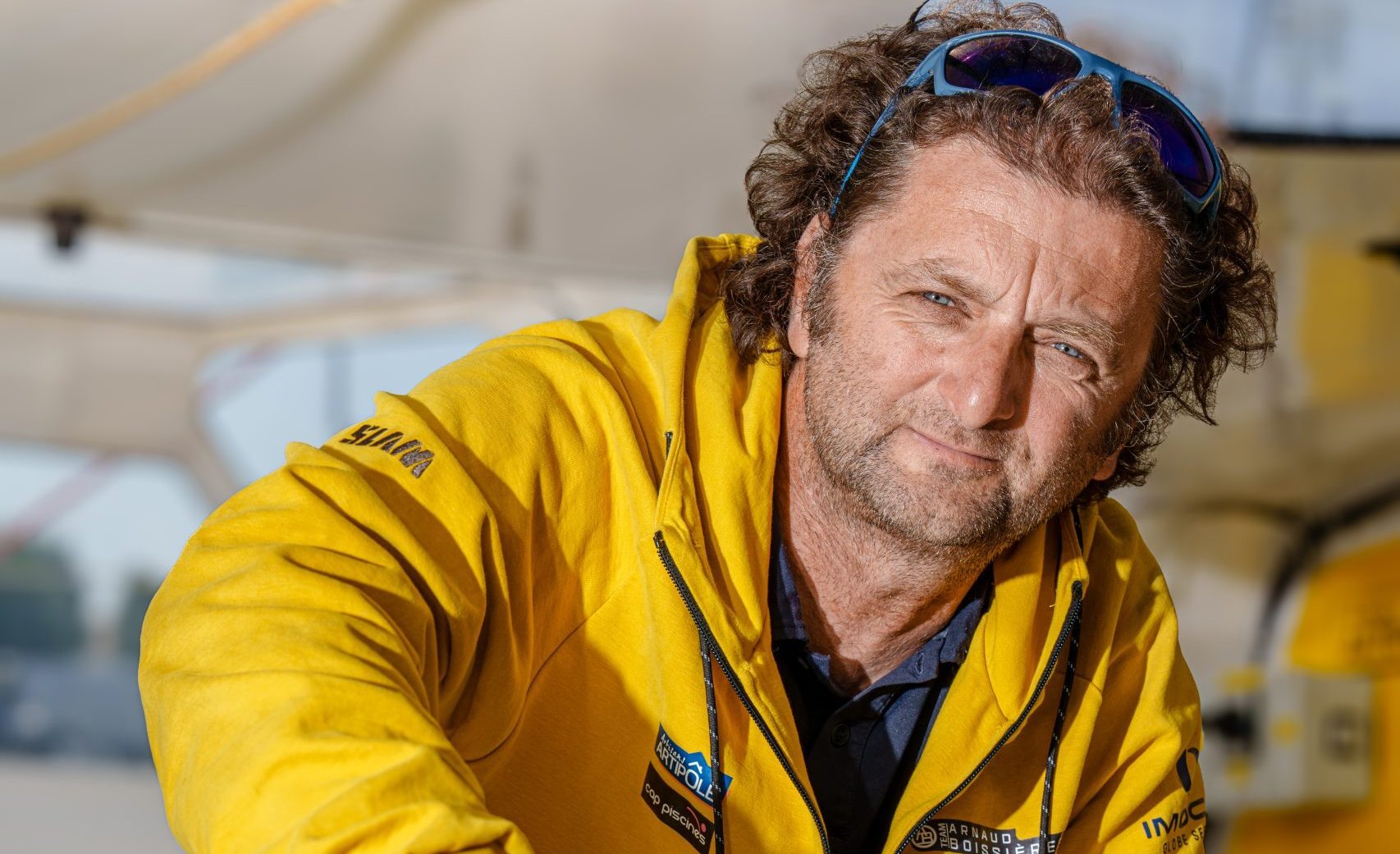 april-marine-embarque-avec-arnaud-boissi-res-pour-le-vend-e-globe-2028