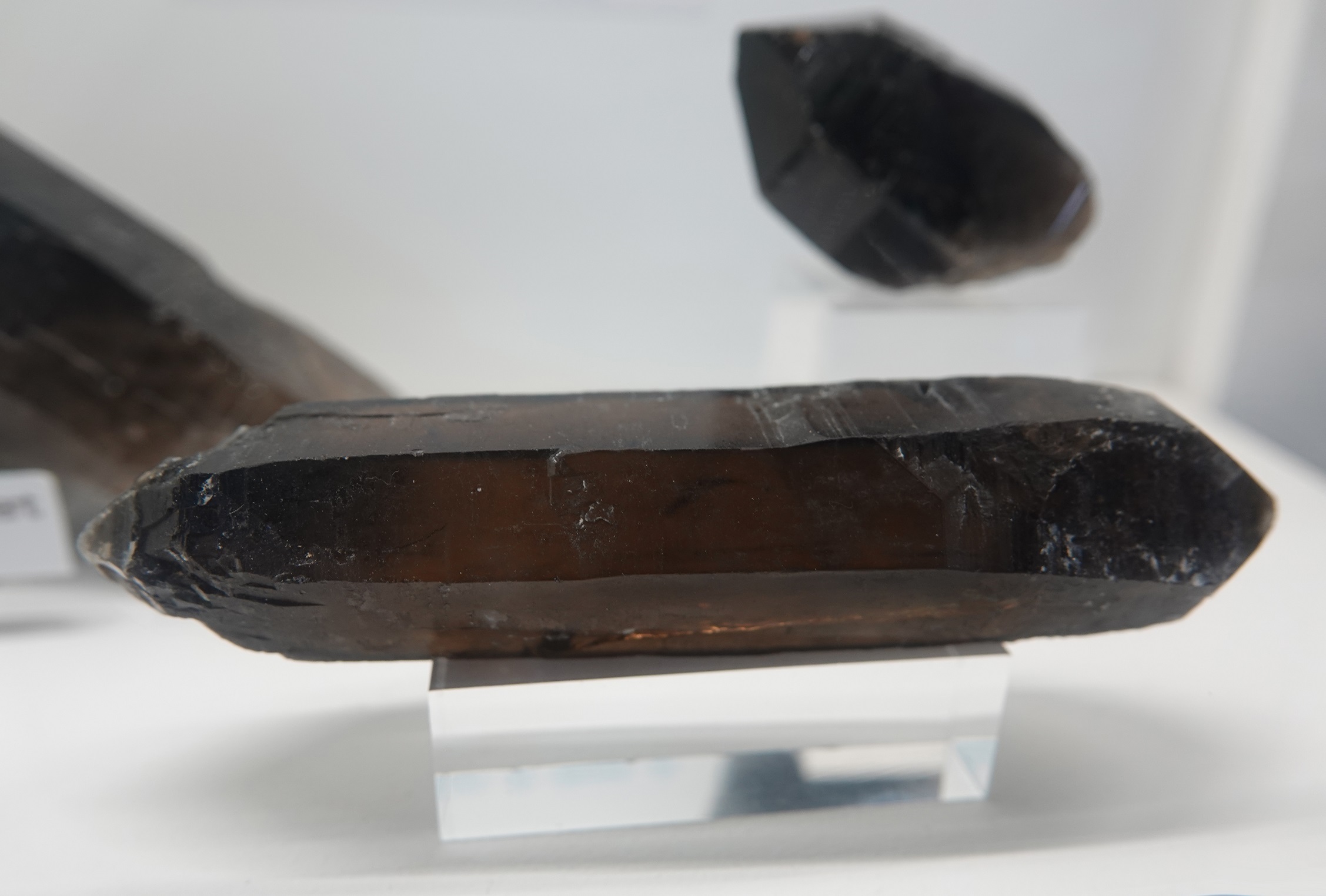 Un diamant de Chambretaud dans une vitrine au musée du Mange-Cailloux en Vendée.