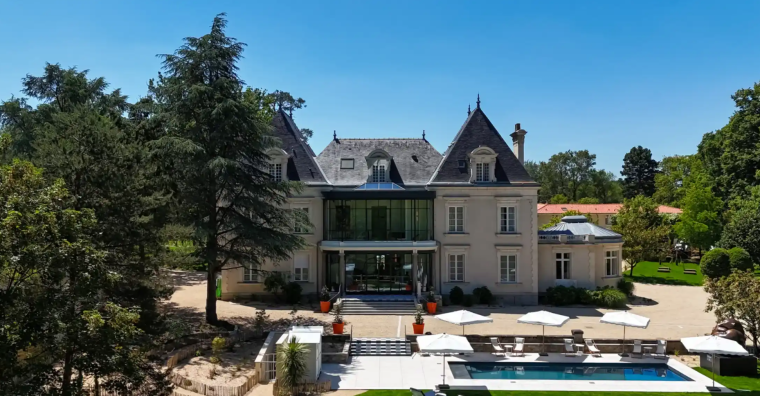 L'ancien château de Portereau a été transformé en hôtel quatre étoiles.
