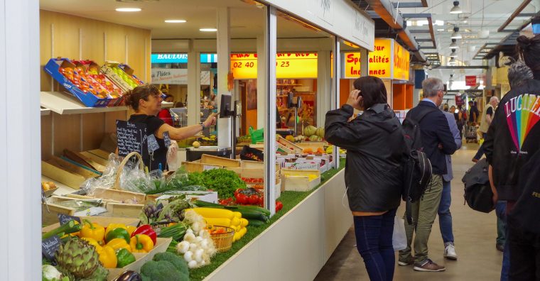 Chez Pepette, enseigne de fruits et légumes au marché de Talensac (archives).